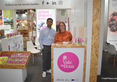 Rafael Gil and Susana Ferreira of Portuguese grape exporter Vale da Rosa. They ship their grapes to the United Kingdom, the Netherlands and Belgium, among other European territories. 