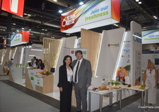Tonia Nikolaidou and Evaggelos Kalatsopoulus, representing the Freskon event.