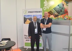 On the left is Dhanji Mamoud, on the right is Pieter de Keijzer of Fruitprint.