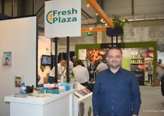 Yigit Gokyigit, marketing coordinator of Turkish fruit exporter Alanar, visiting the FreshPlaza stand. They export cherries, figs, pomegranates and various other stone fruits to European and Asian markets.