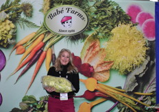 Ande Manos with Babe Farms is showing a 2 lb. pack of Blonde Frisee for foodservice. It’s a new product introduction.