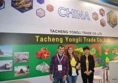 Tacheng Yongli Trade Co. Ilya Denisevich, Valentina Shiyan and Zhang Youghua. The company exports fresh produce, including carrots, garlic and cauliflower. It grows its own crops in the open ground and in greenhouses.