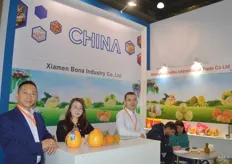 Xiamen Bona Industry Co. Wei Jing Fu, Shannon Zhang and Ragozhnin Vladislav. Chinese exporter of citrus, ginger, garlic, pomelo and mandarins.