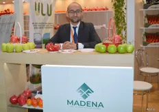 Madena is also an Azerbaijani company. Ali Mamadov talked about the export program. Pomegranates, Sharon fruit, pears, cherries and peaches are the main products. Recently, they have also started selling apples.