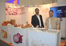 On the right is Omar Altous of Ayse Food. They mainly export onions, but also export apples, carrots, kiwis and potatoes to the Netherlands, Germany, Spain and Asian markets.