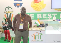 Abbe Philippe, manager of Fruit Foudjôh, exports fresh mangoes from Côte d'Ivoire to Europe, especially the Netherlands and France. According to Abbe Philippe, the last season went much better, as growers struggle with fruit flies. 