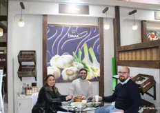 Mariam Edward (left) and Ralph Nakal (center) of the Egyptian grower and exporter Tomna. The company specializes in onions and garlic for the global market.