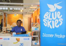 Gloria Adidi Asare, general manager of Blue Skies, exports mangoes from Senegal to Spain. Gloria says that the Senegalese season is constantly improving, at a time when growers are struggling with fruit flies.