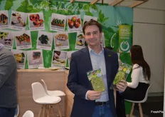 Halls launched a range of ready to eat avocado products at the show – guacamole, avocado halves and avocado cubes. The company now offers the whole avocado solution. Paul Devlin at the Halls stand.