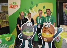 Therese Mauch, Debbie Rogers, Lauren McKinnon, and Shawn Wen of Zespri are proudly introducing the Kiwi Brothers.