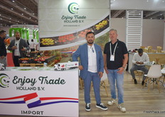 Yasin Karaca and Rene Leenders of Enjoy Trade. Next to a direct line to the Netherlands, they also export to other European countries, as well as to Dubai and other countries in the Middle East.