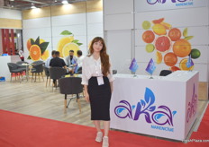 The hostess of Aka. They export lemons, oranges and grapefruits to European countries, mainly Poland. 