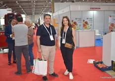 Ebubekir Kusak and Sara Ashilan Celik of Göknur. Göknur exports cherries, apples, pomegranates and citrus to the European and Middle-Eastern markets. 