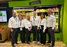 Carlos Machado, Susana Troop, Tracey Monahan, Charlie Eagle, Jenny Perez and Bruno Luis with Southern Specialties.