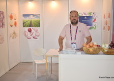 Omar Altous of Ayse Food. This Turkish onion exporter mainly sends his onions to USA, Singapore, Dubai and other countries in the Middle East.