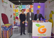In the center is Tomas Ferreira, with Helio Ferreira on his right, of Portuguese exporter Granfer, they export stone fruits, avocados and pears, among other products.