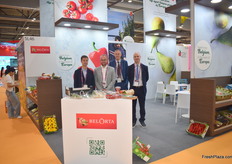 From left to right: Laurent de Smedt and Didier Lepoutre of BelOrta, with Marc Evrard and Thomas Simillion of Belgian Vruit Valley.
