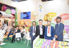 Vincent Chen, Harry Xu, Moreno Armuzzi and Federico Milanese from Italian company Jing Gold. The company is established in the Chinese market is the last decade.