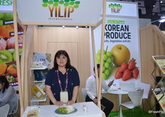 Melanie Jo at Yilip International with peas, strawberries, grapes and melons from South Korea, these are exported to the US, China, Taiwan and UAE.