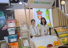 The Korean yellow melon, Shine Muscat grapes and other fruits from NH Trading. Jackie and Karen were on the stand.
