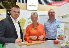 Andrei Lozan and Sabine Fey of Artevos are co-exhibiting with Johannes Feldmann of CDB Rootstock.