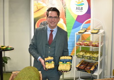 Lorenz Hartmann de Barros of HLB shows 350- and 700-gram packages of pre-cut jackfruit, which is popular by customers in Germany, the U.K. and Spain. It will also be introduced in the Canadian market soon.