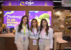 Daniela Cantu, Vicky Cabello and Sonia Sanchez with Cabefruit.