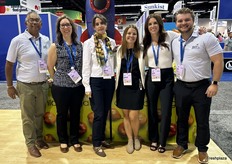 Dashan Dookhu, Auna Lundberg, Jocelyn Gerard, Brianna Shales, Katie Harmon and Kyle Johnson with Stemilt.