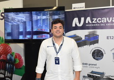 Pedro Azcarate from Azcaval, presenting packing lines for blueberries