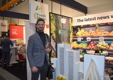 Mateusz Wajnert, head of sales for Polish apple exporter Galster, visiting the FreshPlaza stand.