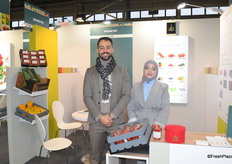 Abderrahmane Zouhir and Hajar Ettayea, from the Moroccan growing and exporting company Krone F&V. The company unveiled its new brand identity at Fruit Logistica, along with an expanded catalog of fruits and vegetables, and, above all, a new customized packaging solution for supermarkets.
