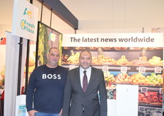 Freshplaza's stand welcomed Mahmoud El-Sheikh et Mohamed El-Sheikh from the Egyptian onions company Trading Island.
