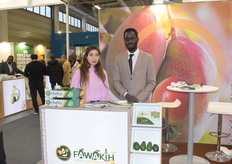El-Miqdad Hassan Nandwa (right), CEO of the Kenyan growing and exporting company Fawakih, specializing in avocados.