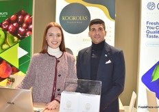 Ms. Eirini Karagianni and Mr. Giorgos Kogkolas from Kogkolas. Hayward kiwifruit forms the core of the Greek company’s business.