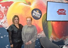 Eugenia Baksevanou (left) and Soula Serdari (right) from ACN Naoussa. The cooperative owns the brands Naougusta for peaches and nectarines, and Naoufruta for a wide selection of fruits. Its new persimmon astringency removal facilities will be ready for the next season.