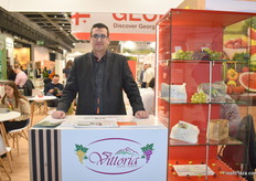 Bojan Shuklev from Vittoria supplies markets with both seeded and seedless grapes coming from his 140-ha orchards located in Northern Macedonia.