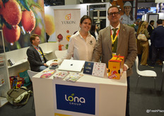Alina Pirouz and Hans Christiaan Muylaert-Gelein from Lona Group, with their Icon fruit brand they are in the middle of the stonefruit season and with Yukon they have some tropical and exotic fruits, like kiwi berries.