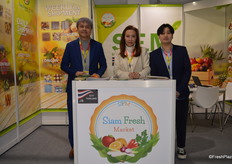 Siamfresh Market export Vietnamese produce via sea and air to Europe, Asia, Middle East, South Africa and Oceania. Solid Botcharoen, Nithinunt Botcharoen and Thanatorn Pongwattanasomporn.