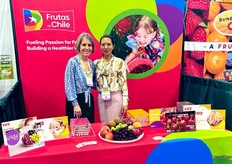 Allison Myers and Menuka Shrestha with Frutas de Chile.