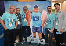 Bruce Letchworth has a passion for the Water for All mango program. He is flanked by his colleagues from Continental Fresh: Albert Perez, Terry Cook, Robert Cabili, and Alejandro Guerrero.