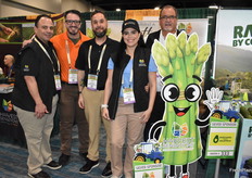 Antonio Pinto, Joshua Roman, David Arias, Aviana Estebanez, and Joe D’Ottavio with Harvest Sensations.