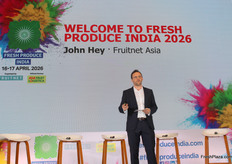 John Hey of Fruitnet Asia welcomes delegates of Fresh Produce India 2026