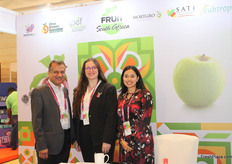 Ravi Kant Issar (QuickRelations), Amy Grundling (Citrus Growers' Association of Southen Africa) and Sahabne Ullah (Fruit South Africa) discuss South Africa's strengthening trade ties with India.