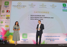 Laura Maxwell and John Hey present the Fresh Produce India Awards 2026