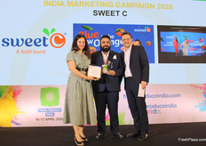 'Blue is the New Orange' won India Marketing Campaign 2026 for building Sweet C's brand in India. Rakesh Sharma (PR Agri Fresh) accepted the award.