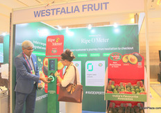 Unripe, mid-ripe or ripe? Westfalia's Ajay TG demonstrates how their avocado ripeness meters are improving shoppers' confidence at physical stores.