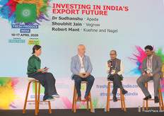 Maura Maxwell (Fruitnet), Robert Mant (Kuehne+Nagel), Dr. Sudhanshu (APEDA), and Shoubhit Jain (Vegrow) wrap up the conference on India's export outlook and future investments.