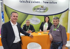 Tirnavos is the source of Greek pears and also an important region for peaches and nectarines. The team of the agricultural cooperative Asepop Tirnavos is a key commercial partner for all three products.