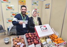 Mohamed Kilany (left) and Rasha Nabil (right) from the Egyptian company Selim, which traveled to Freskon for the first time, seeking partnerships with Greek entrepreneurs.