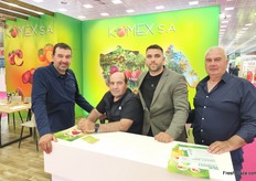 Stone fruits and persimmons were the focus of discussions by the Komex team at Freskon.